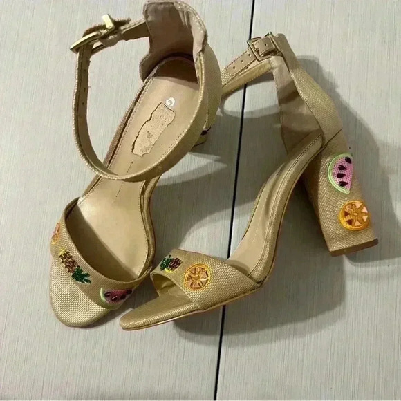 Gianni Bini Joenahtwo Natural Straw Fruit Embellished Block Heel Sandals Summer - Picture 9 of 16